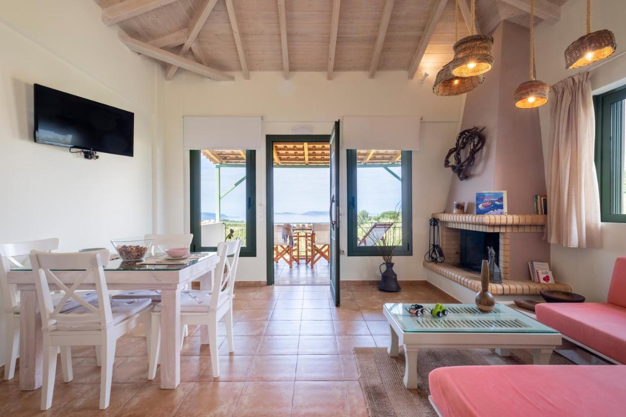 Chamaloni Cottages Finikounta Exterior photo