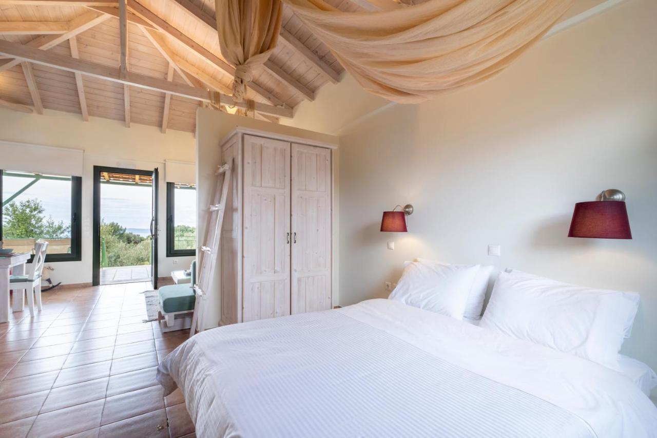 Chamaloni Cottages Finikounta Exterior photo