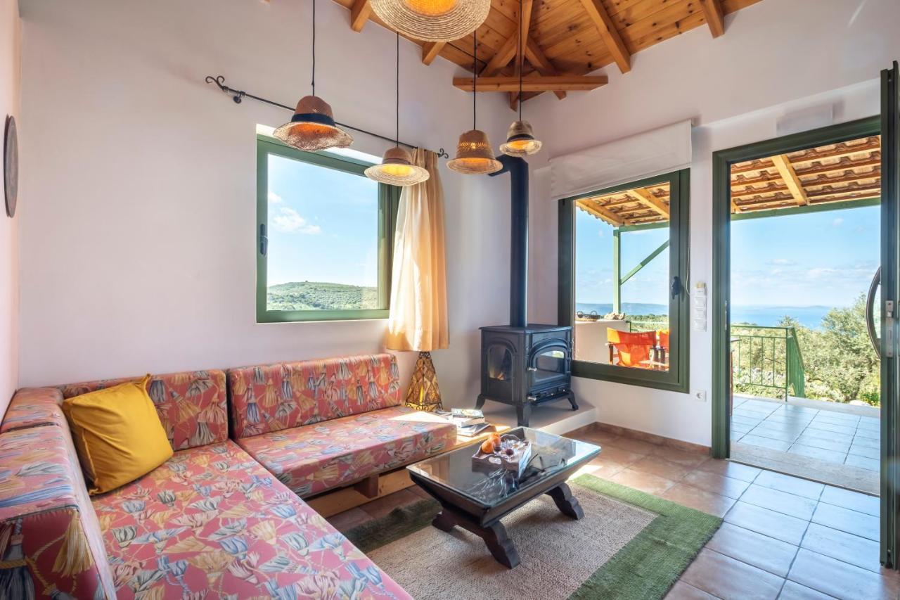 Chamaloni Cottages Finikounta Exterior photo