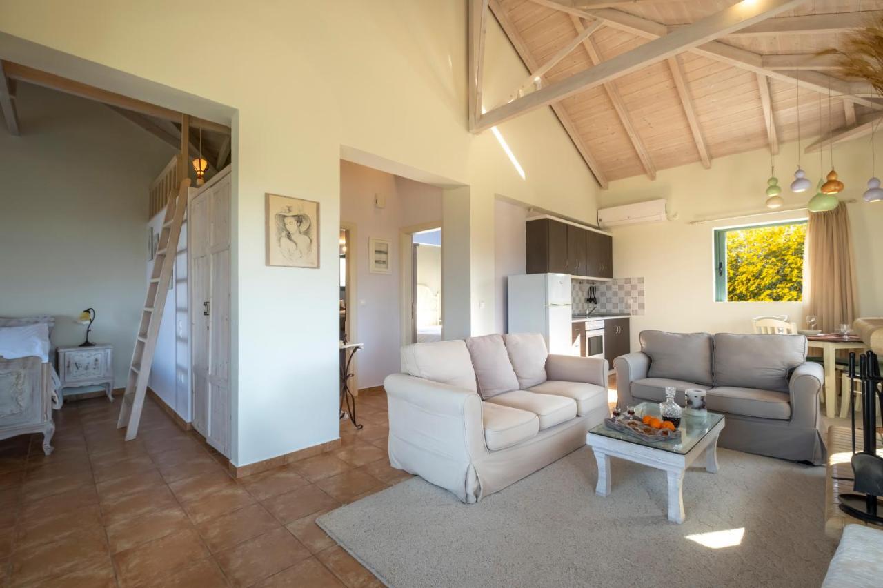 Chamaloni Cottages Finikounta Exterior photo