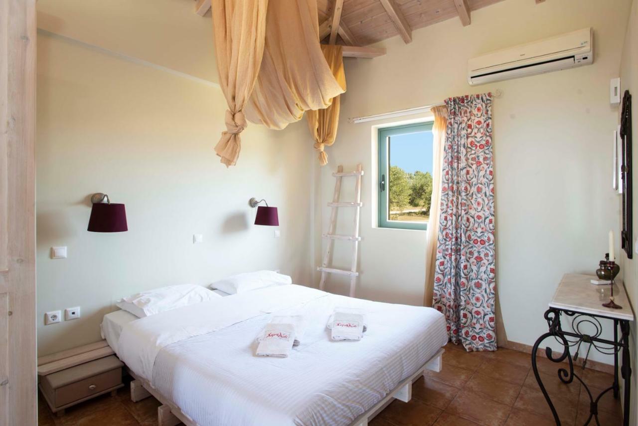 Chamaloni Cottages Finikounta Exterior photo
